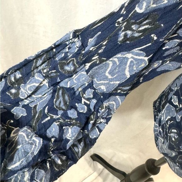 Lucky Brand blue abstract floral faux wrap top size large - Picture 7 of 12